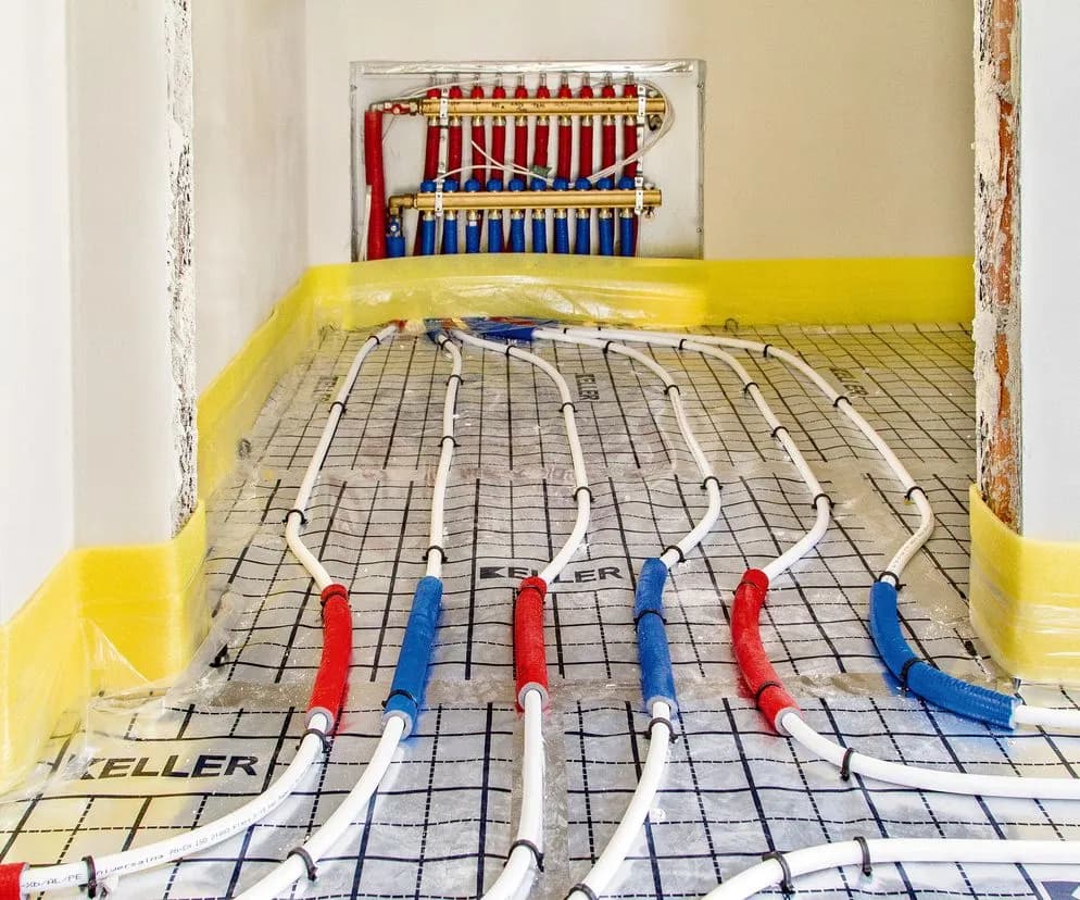 Jaka woda do ogrzewania podłogowego? Uniknij błędów i zadbaj o efektywność systemu