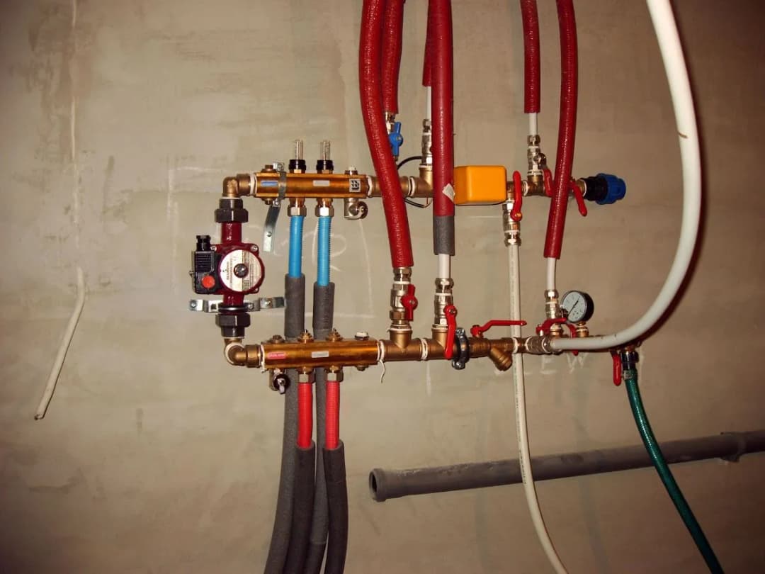 Jaką pompę do ogrzewania podłogowego wybrać, aby uniknąć problemów?