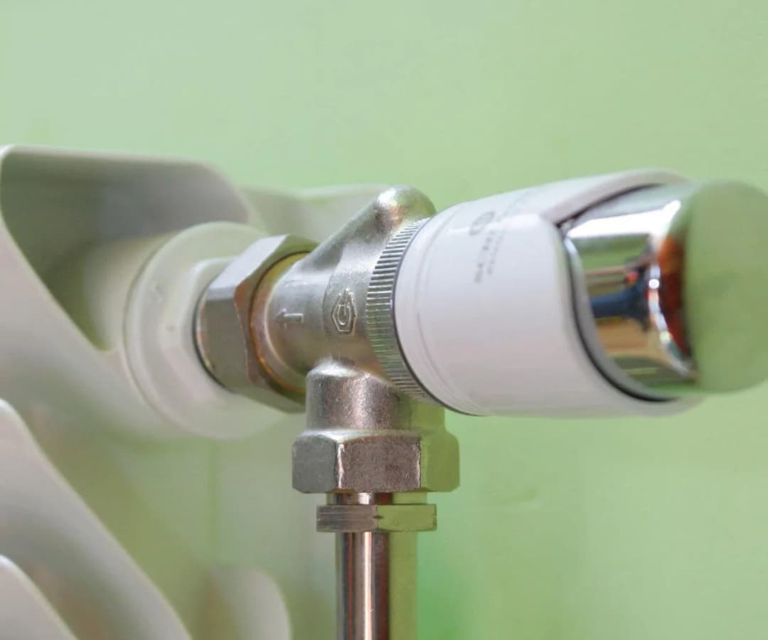 Jak zdjąć termostat z grzejnika - uniknij kosztownych błędów